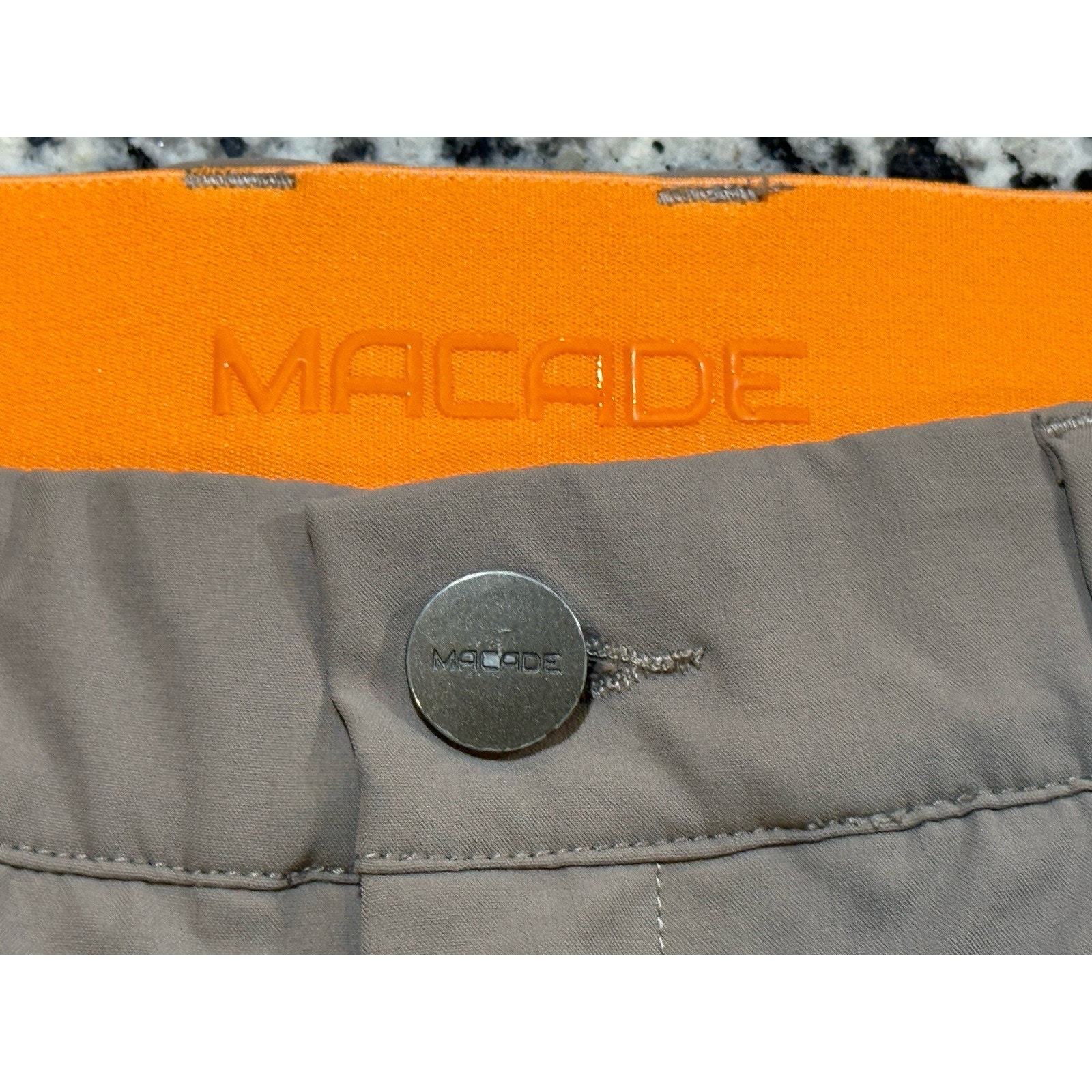 Macade Golf Men's Gray Four-Way Stretch Pants Size 30 Long Slim Fit Euc Jogger — image 4 of 8